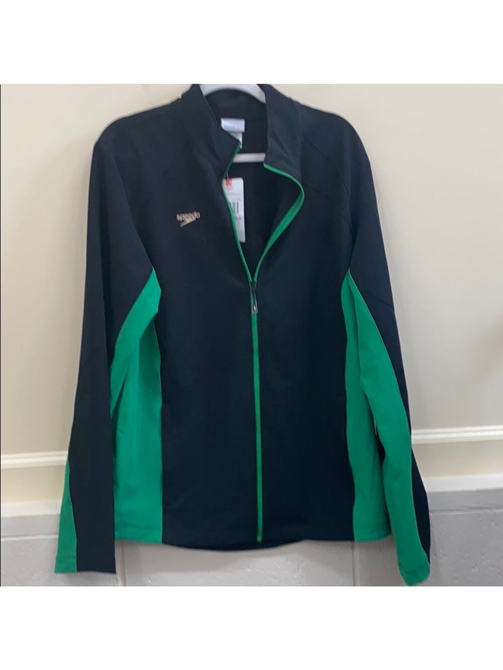 Speedo L zip front activewear jacket